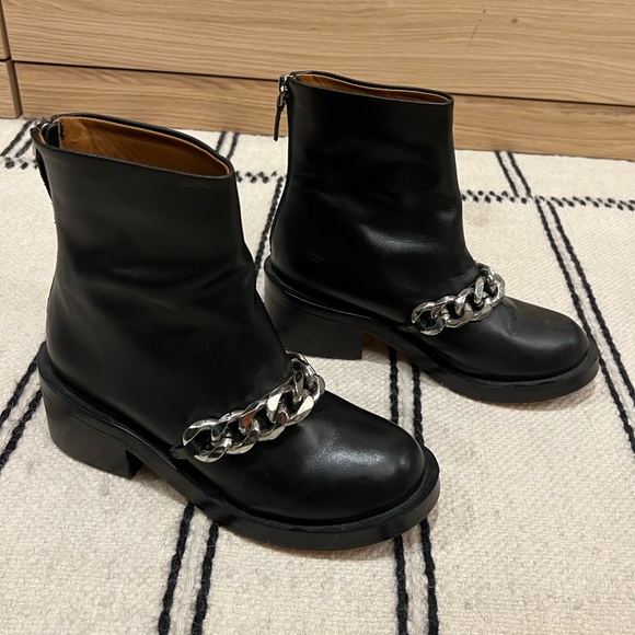 Jessica Buurman Black Leather Chain Ankle Boots - Picture 5 of 7